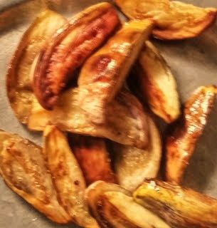 Step 1.1: Heat 1 tbsp of oil in a pan and shallow fry the brinjal pieces