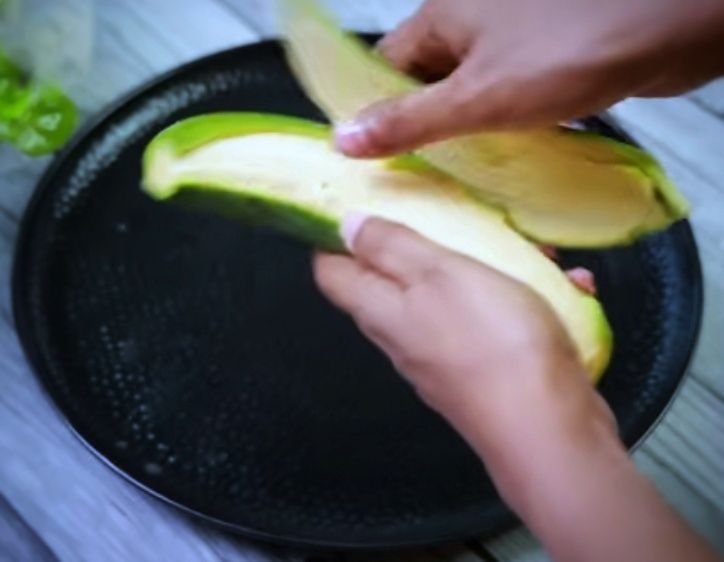 Step 1.1: Remove the peel of the bananas