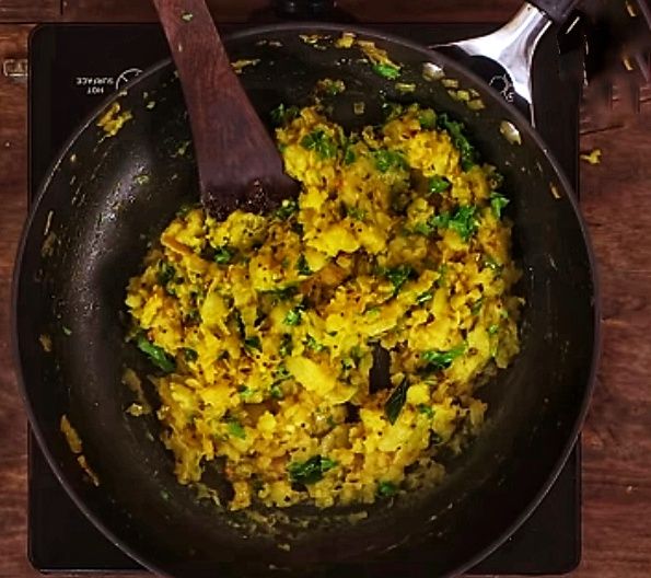 Step 3.1: Garnish with coriander leaves