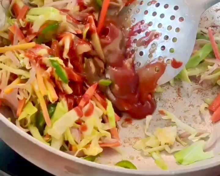 Step 2.1: Mix in the soya sauce, red chilli sauce, green chilli sauce, tomato ketchup, and vinegar