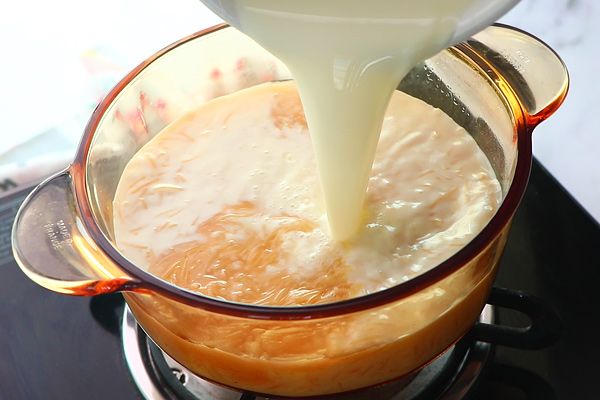 Step 1.1: Add boiled milk to the vermicelli