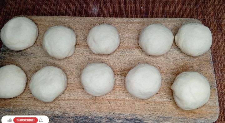 Step 1.1: Once done, make a circle shape with the dough into 10 equal parts
