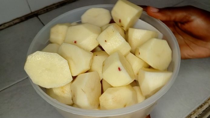Step 1.1: Peel the potatoes and wash them thoroughly under clean running water
