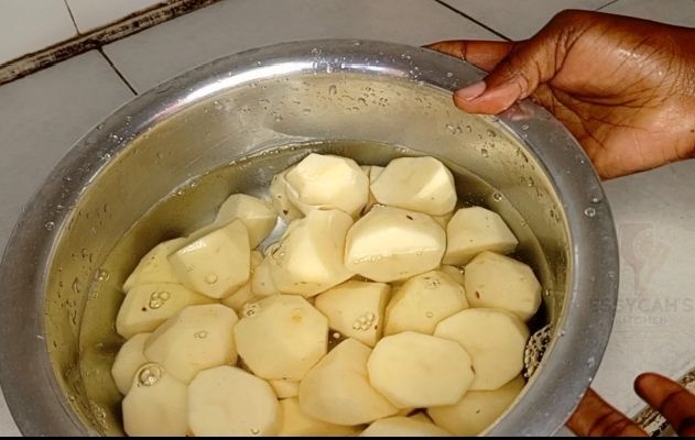Step 1.1: Boil the potatoes in a pot with water for 5-6 minutes over medium heat