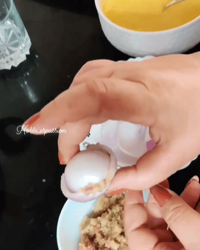 Step 3.1: Stuff each onion peel with the potato filling