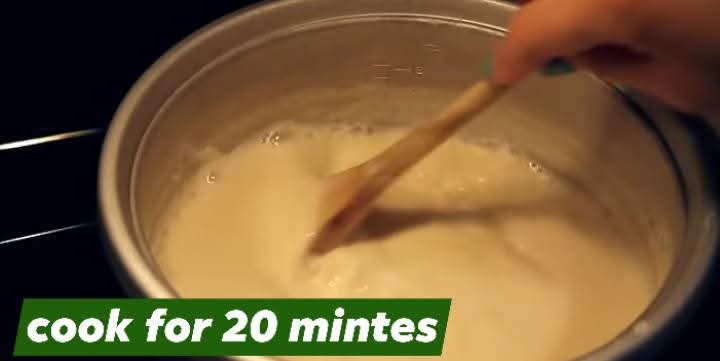 Step 1.2: Transfer the strained milk to a pot and cook for 20 minutes or more
