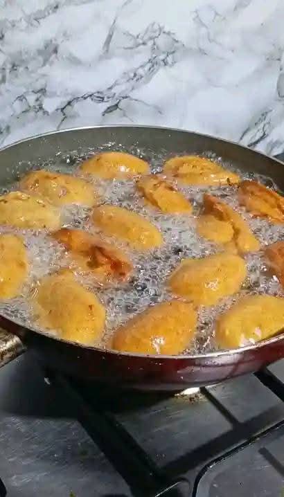 Step 3.2: Fry until the Akara is golden brown