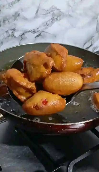 Step 3.1: Fry until the Akara is golden brown
