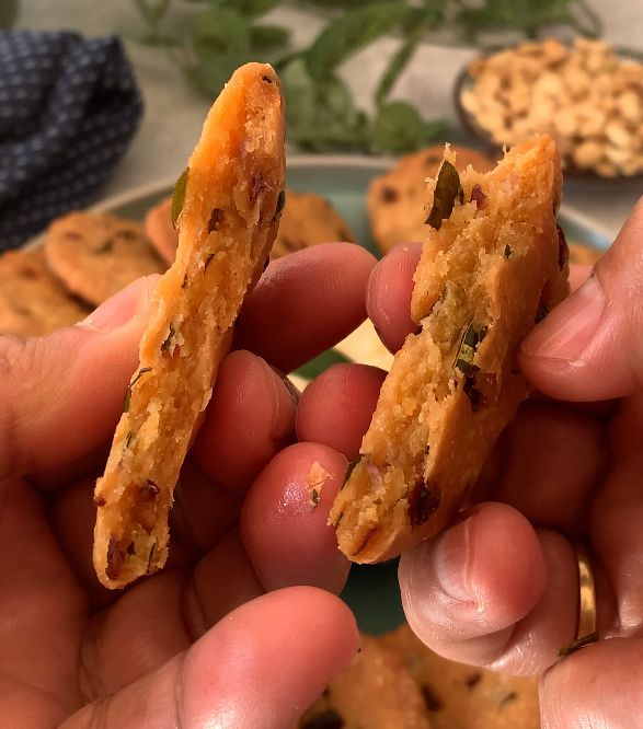 Step 1.1: Once done, remove the vadas from the oil and place them on a plate lined with paper towels to drain any excess oil