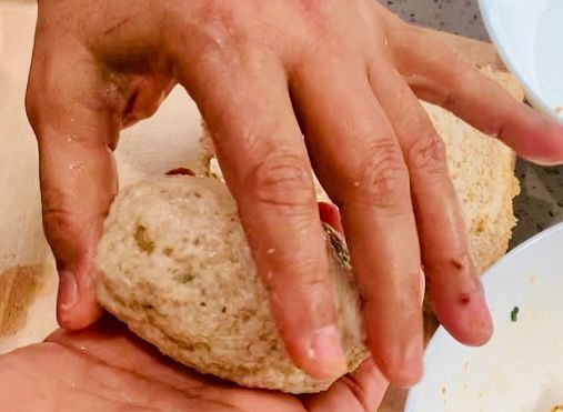 Step 1.1: Close the edges of the bread nicely by gently pressing the sides and giving it a round or an oval shape of your choice