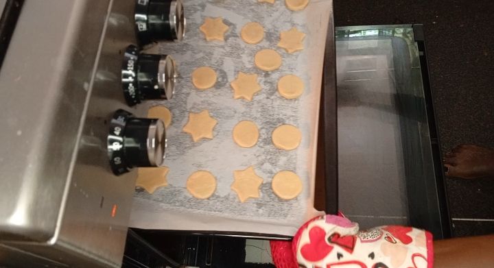 Step 1.3: Align the parchment paper on your baking tray