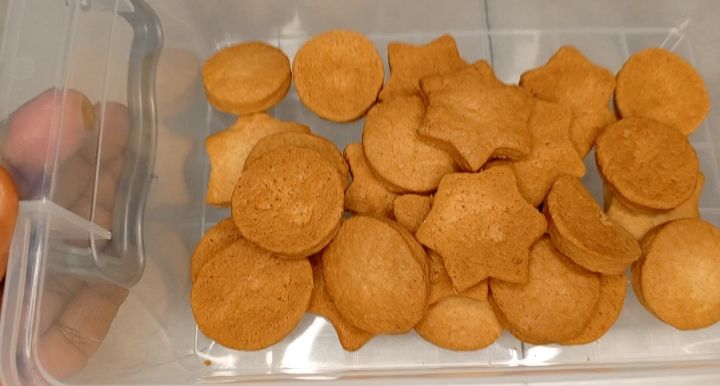 Step 1.1: Align the parchment paper on your baking tray