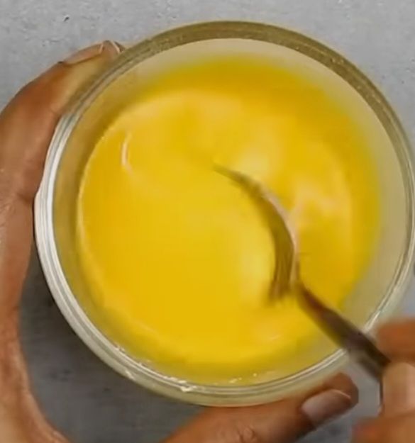 Step 1.1: In a small bowl, mix the custard powder with 2-3 tablespoons of cold milk to make a smooth paste