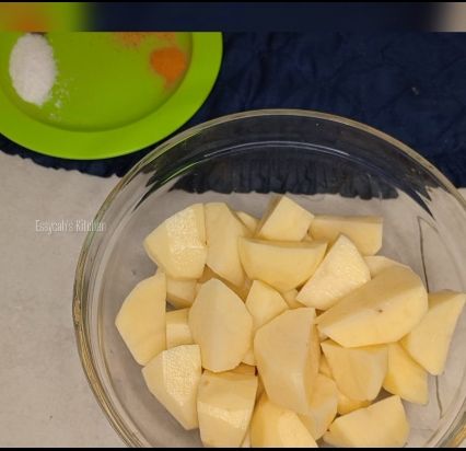 Step 1.2: After washing your potatoes cut them into desired pieces