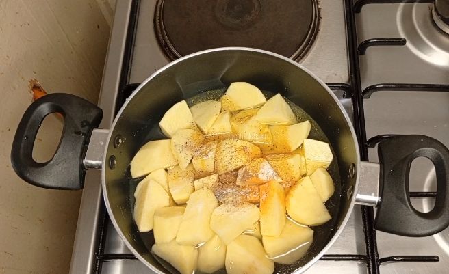 Step 1.2: Mix your spices all together and boil the potatoes for 6 minutes