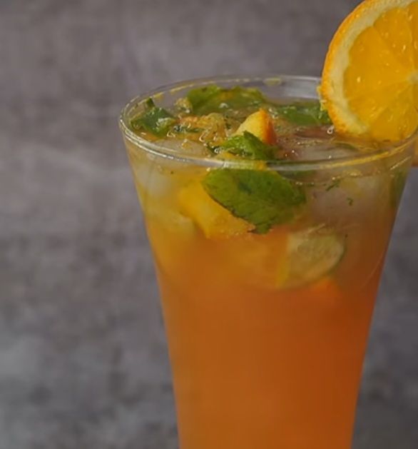 Step 1.1: Garnish with some orange slices and serve your drink
