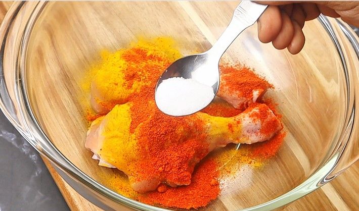 Step 1.4: In a mixing bowl, add the chicken drumsticks