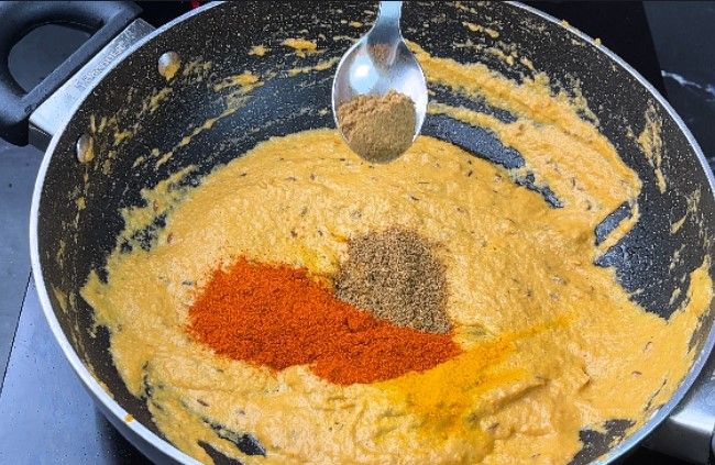Step 2.4: Add turmeric, Kashmiri chilli powder, coriander powder, cumin powder, garam masala, and salt