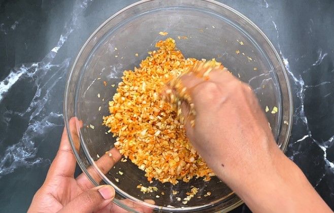 Step 1.2: Squeeze and mix the vegetables thoroughly