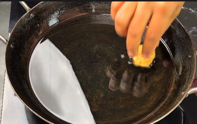 Step 1.1: Heat oil in a deep frying pan
