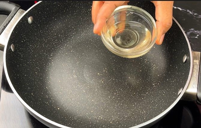 Step 2.1: In a pan, heat a tablespoon of oil