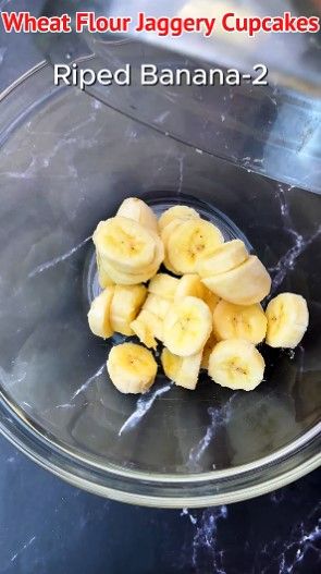 Step 1.4: In a large mixing bowl, add ripe banana slices and beat well with an electric blender or whisker