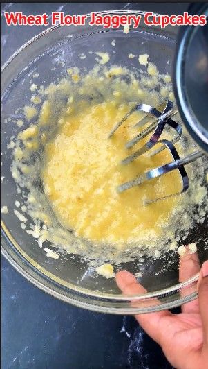 Step 1.6: In a large mixing bowl, add ripe banana slices and beat well with an electric blender or whisker