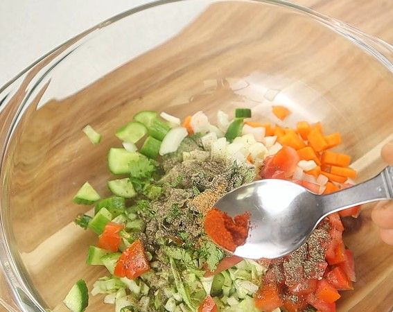 Step 1.6: Add chili, coriander leaves, Mint leaves, pepper, [chaat masala](https://amzn
