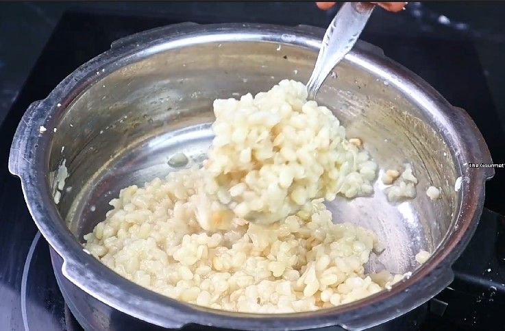 Step 1.1: Mash the urad dal to create a smooth paste