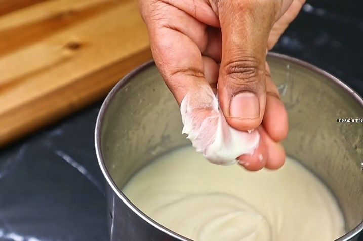 Step 1.5: Mash the urad dal to create a smooth paste