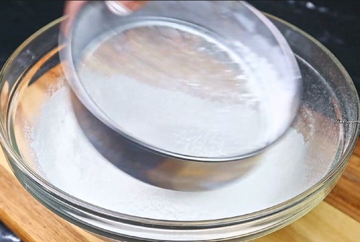 Step 2.2: In a mixing bowl, combine rice flour, mashed urad dal, butter or hot oil, carrom seeds, asafoetida, chili powder, and salt