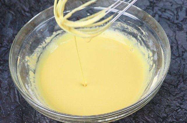 Step 1.3: Gradually add water at room temperature to make a lump-free, free-flowing batter