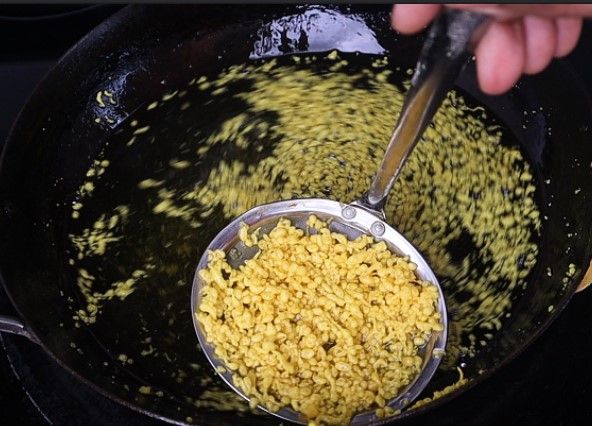 Step 2.3: Heat oil in a[ kadai](https://amzn