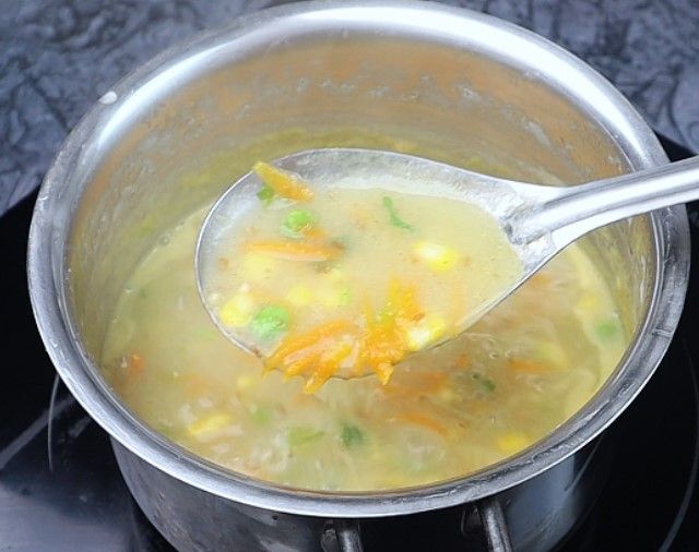 Step 4.3: Turn off the flame and pour the soup into bowls