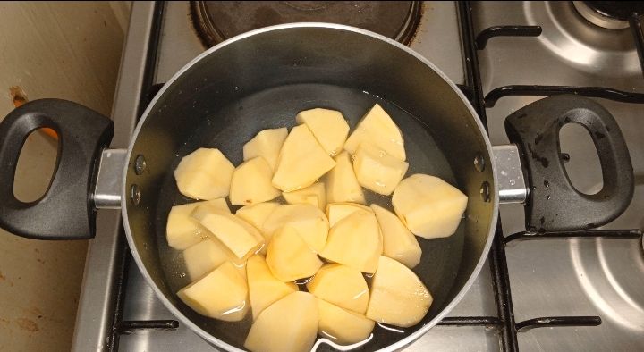 Step 1.3: Under low medium heat Boil your potatoes for not longer than 3 mins and you can season with any spice of your choice