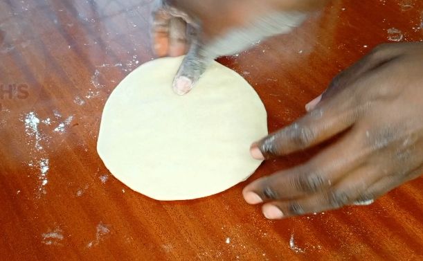Step 1.1: Cut the dough into 7 balls ,and thin roll them in circular shape