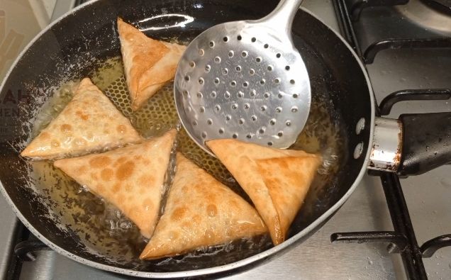 Step 1.2: Pocket fill them and not Overstuff them and deep fry them for 3 -4 mins under high medium heat
