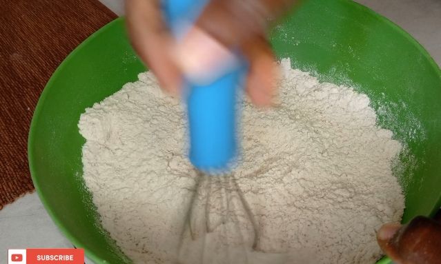 Step 1.1: In a large bowl, mix the flour, yeast, sugar, and cardamom