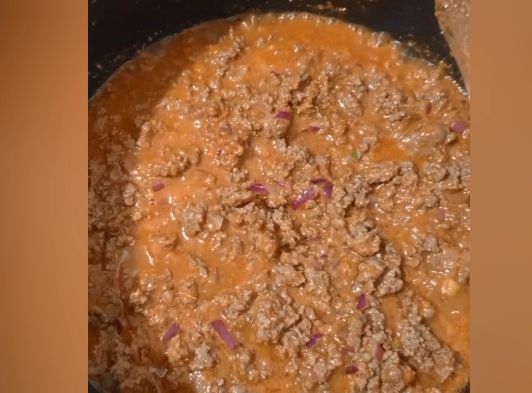 Step 2.1: Stir in the blended tomatoes and cook until they soften