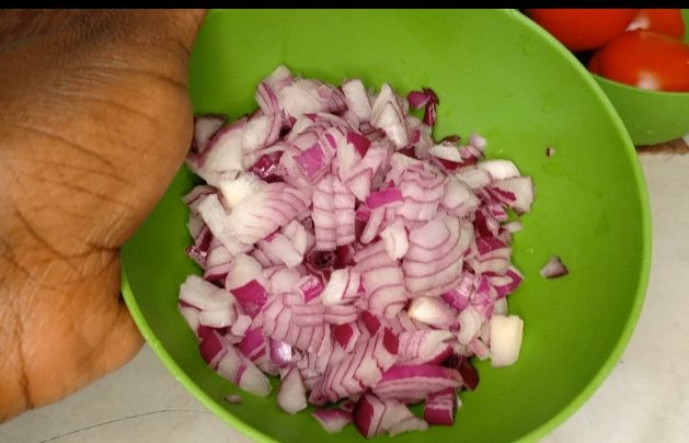 Step 1.3: Chop the tomatoes and red onions into small pieces
