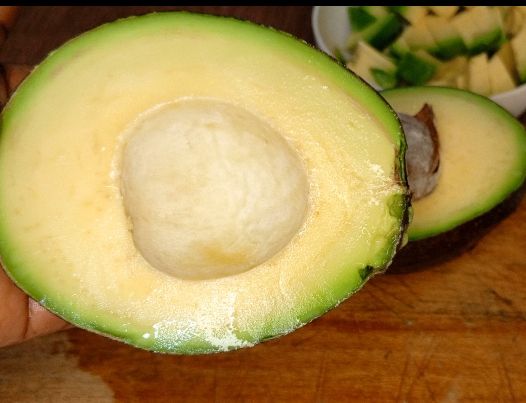 Step 1.1: Peel and slice the avocados