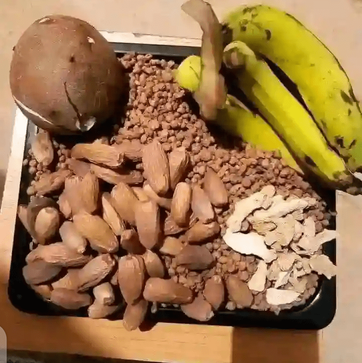 Step 1.3: Rinse the soaked tiger nuts or fresh tigernut and place them in a blender