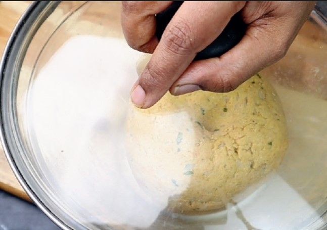 Step 2.1: Cover the dough with a lid and let it rest for 2 minutes