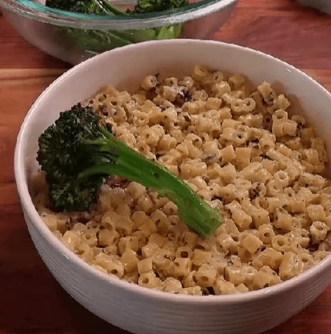 Step 5.1: Plate the salmon, creamy ditalini pasta, and broccolini together