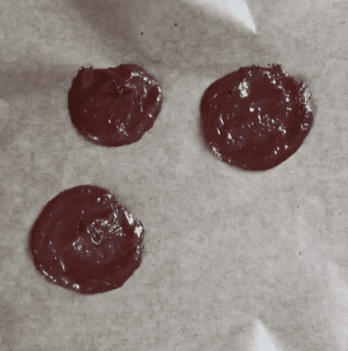 Step 1.1: Form chocolate disks on a baking tray