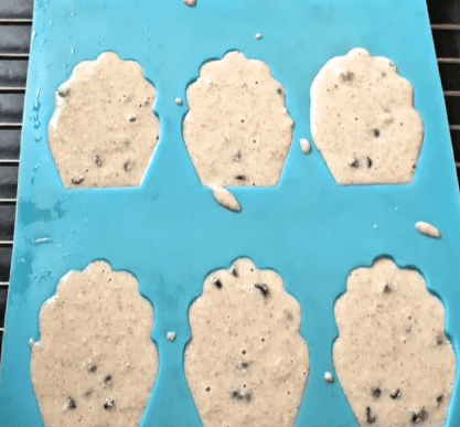 Step 1.1: Place the dough in adequate forms or molds