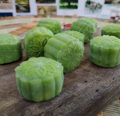 Pandan Coconut Snowy Mooncakes recipe