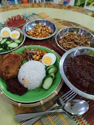 Nasi Lemak with Coconut Rice, Fried Chicken, and Sweet Sambal recipe