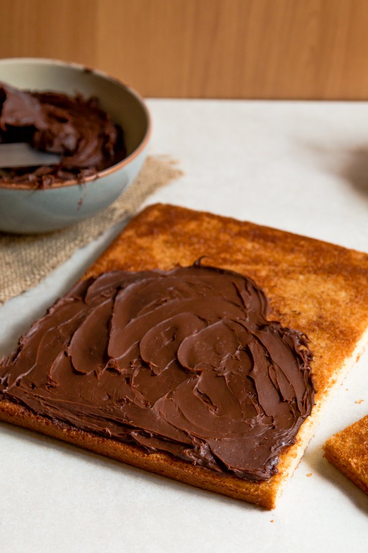 Step 1.1: Cover with cling film and place in the fridge until the ganache is spreadable, about 1 hour