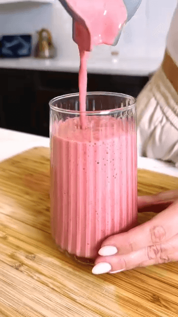 Strawberry and Sour Cream Dessert recipe